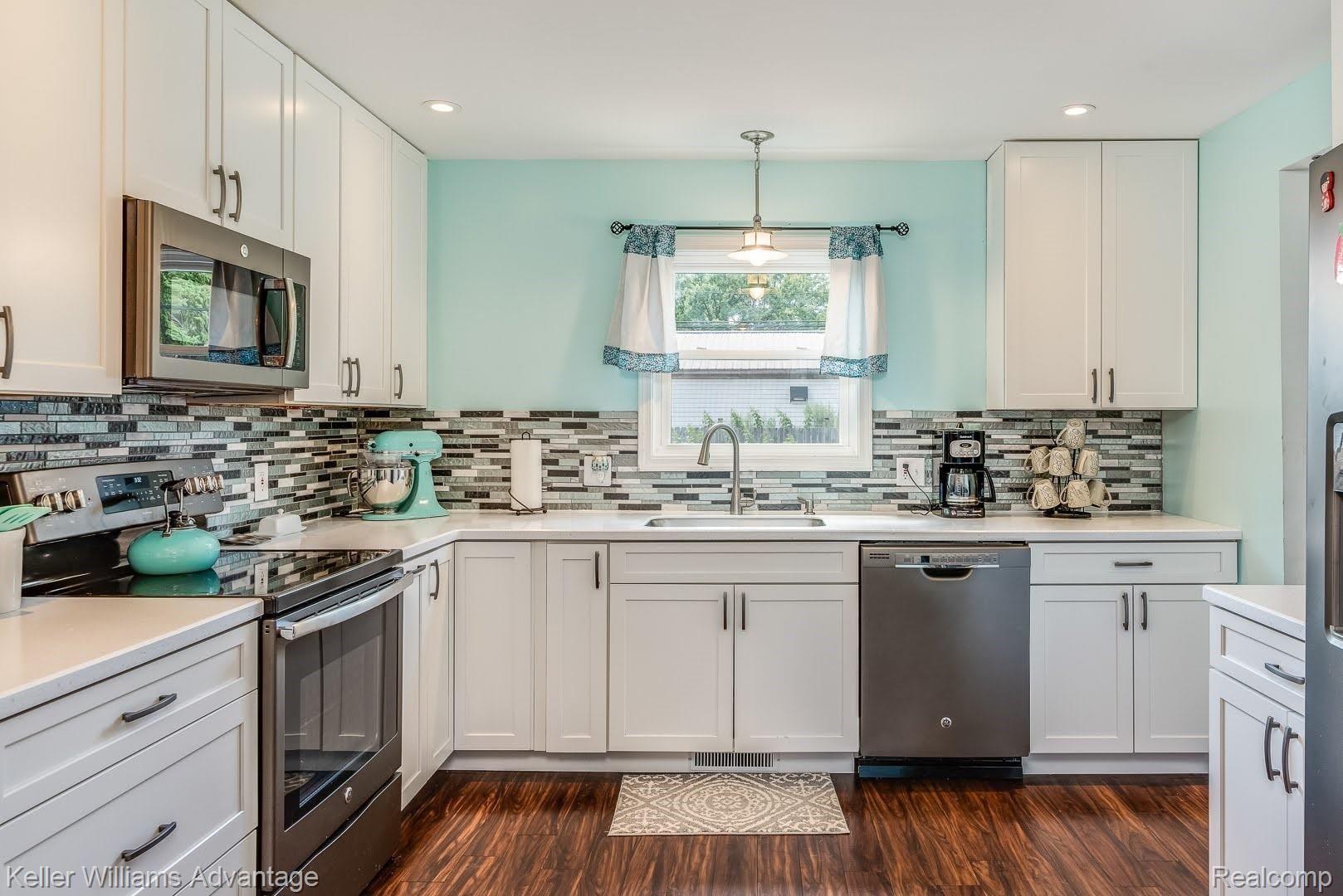 3604 South Merriman Road Wayne, MI 48184 - Photo 12 of 32 DSC_4012.jpg