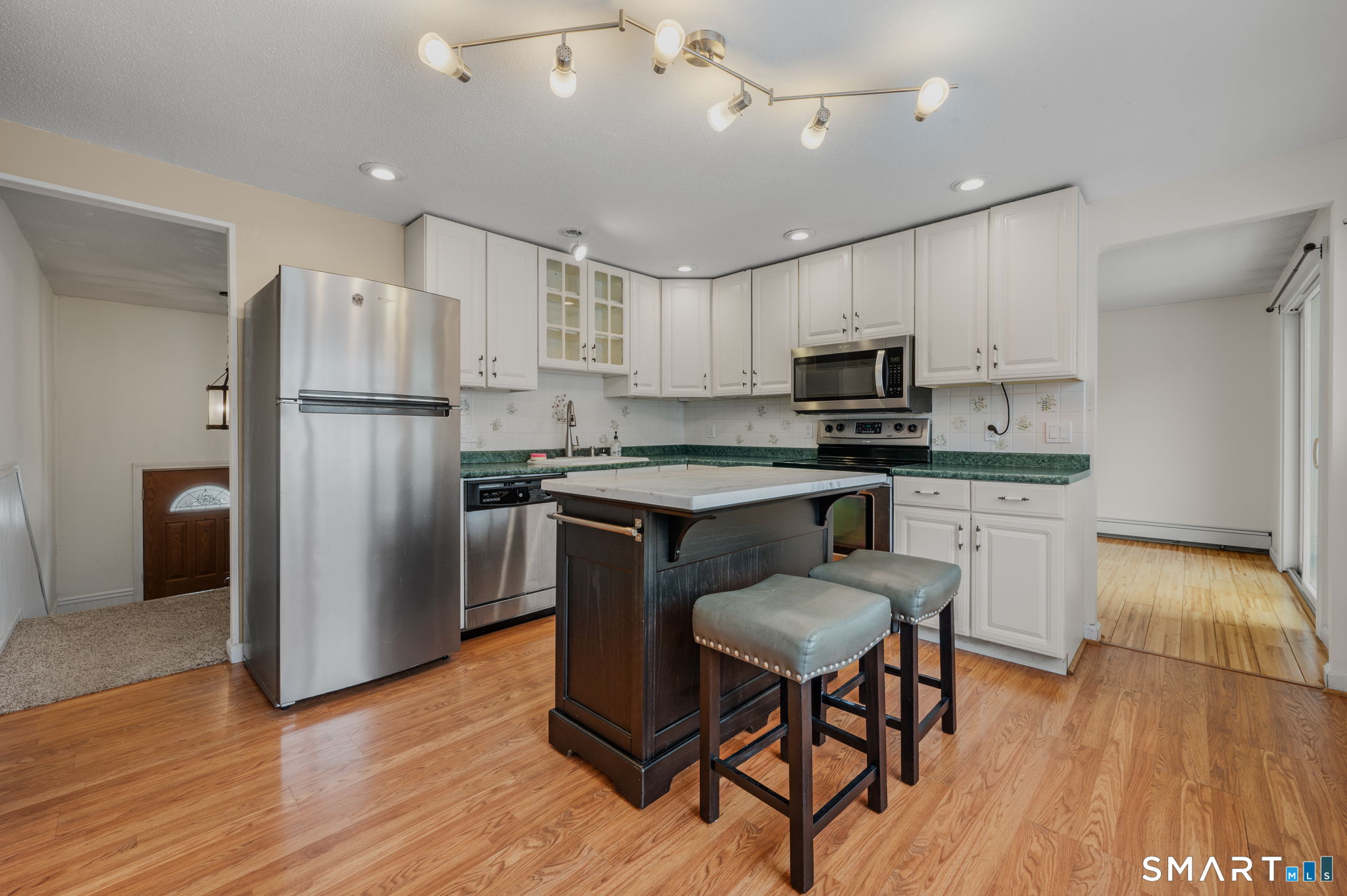 335 Judson Avenue Groton, CT 06355 - Photo 12 of 40