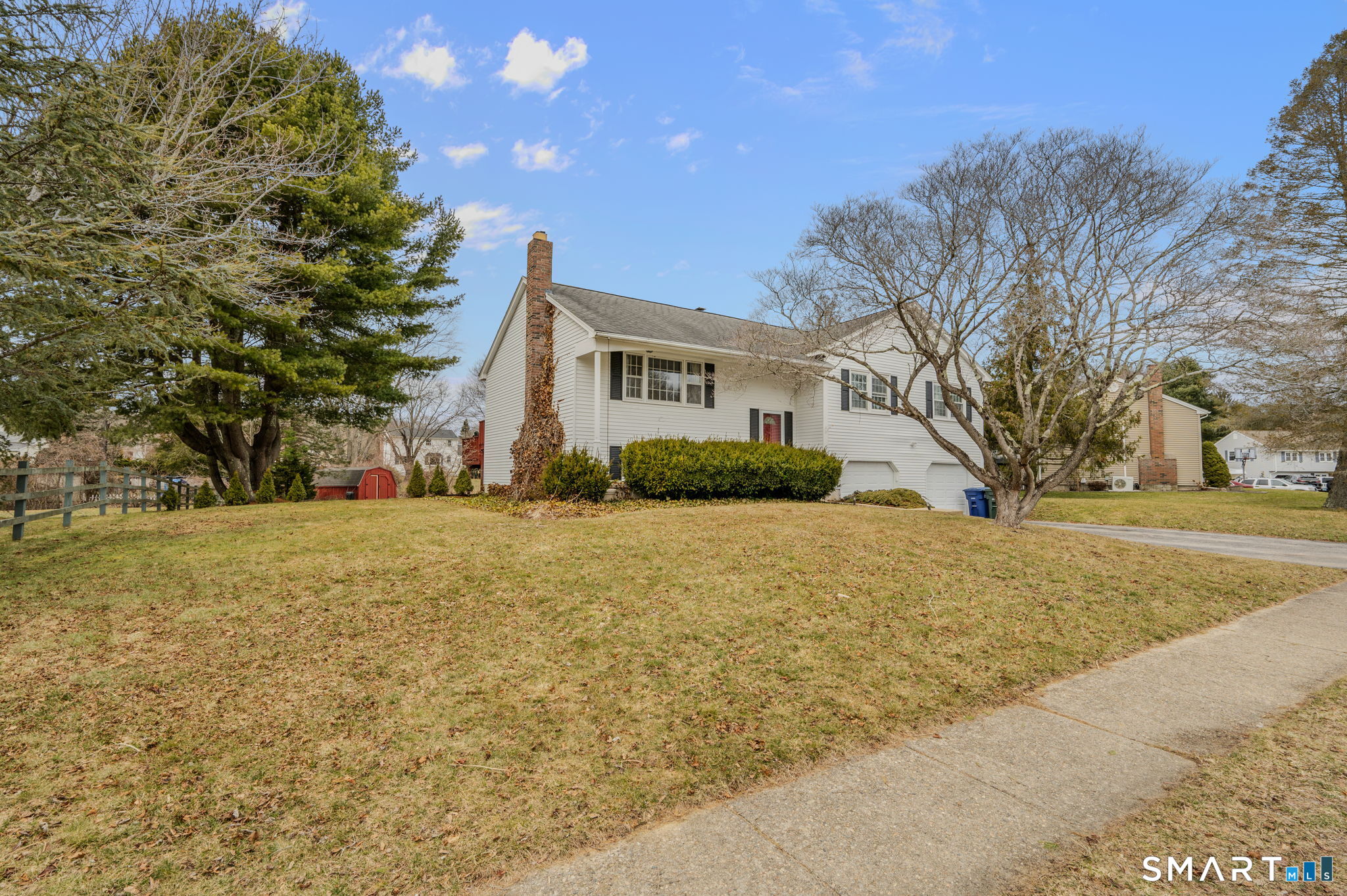 335 Judson Avenue Groton, CT 06355 - Photo 2 of 40