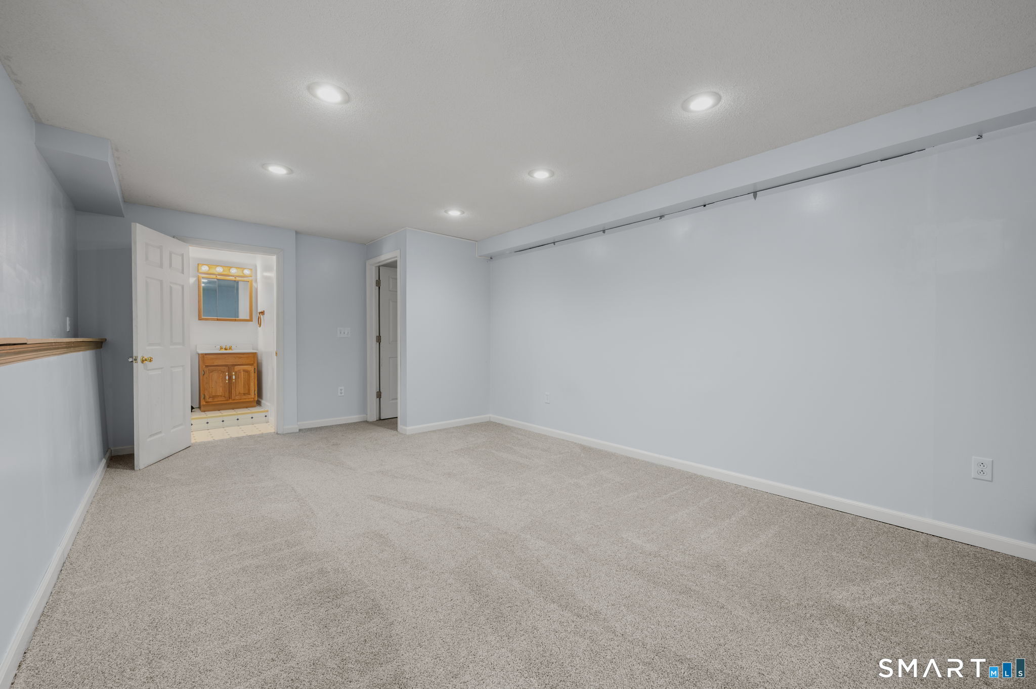 335 Judson Avenue Groton, CT 06355 - Photo 33 of 40