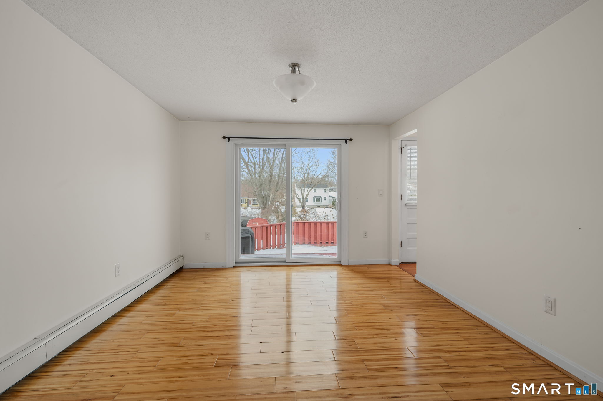 335 Judson Avenue Groton, CT 06355 - Photo 8 of 40