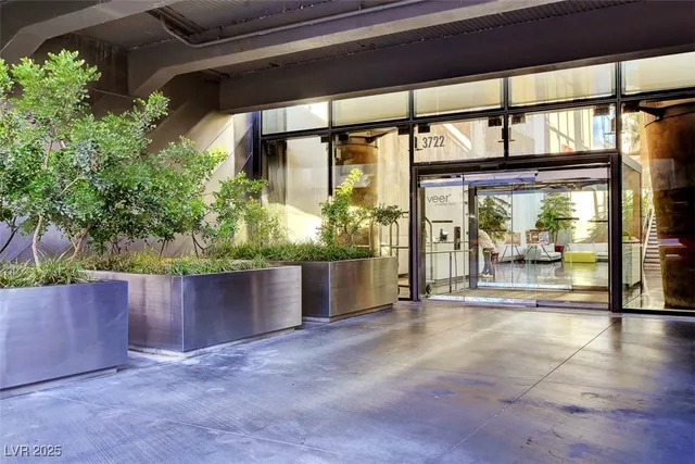 $3,300 | 3726 South Las Vegas Boulevard, Unit 2008, Las Vegas, NV 89158