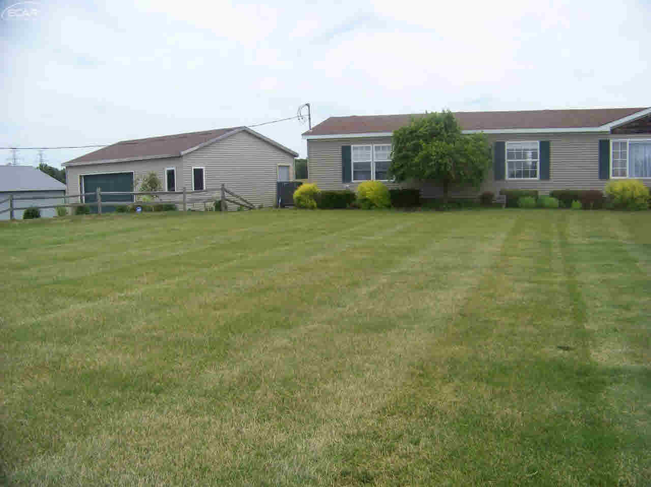 10146 North Genesee Road Mount Morris, MI 48458 - Photo 1 of 39