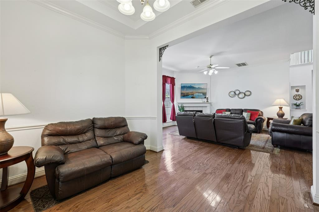 3004 Springfellow Drive Plano, TX 75025 - Photo 5 of 37 a living room with furniture