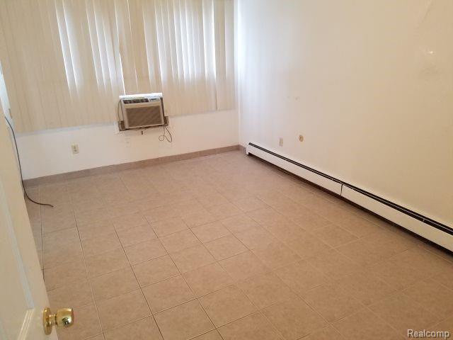 17161 Redford Street, Unit 102 Detroit, MI 48219 - Photo 4 of 5