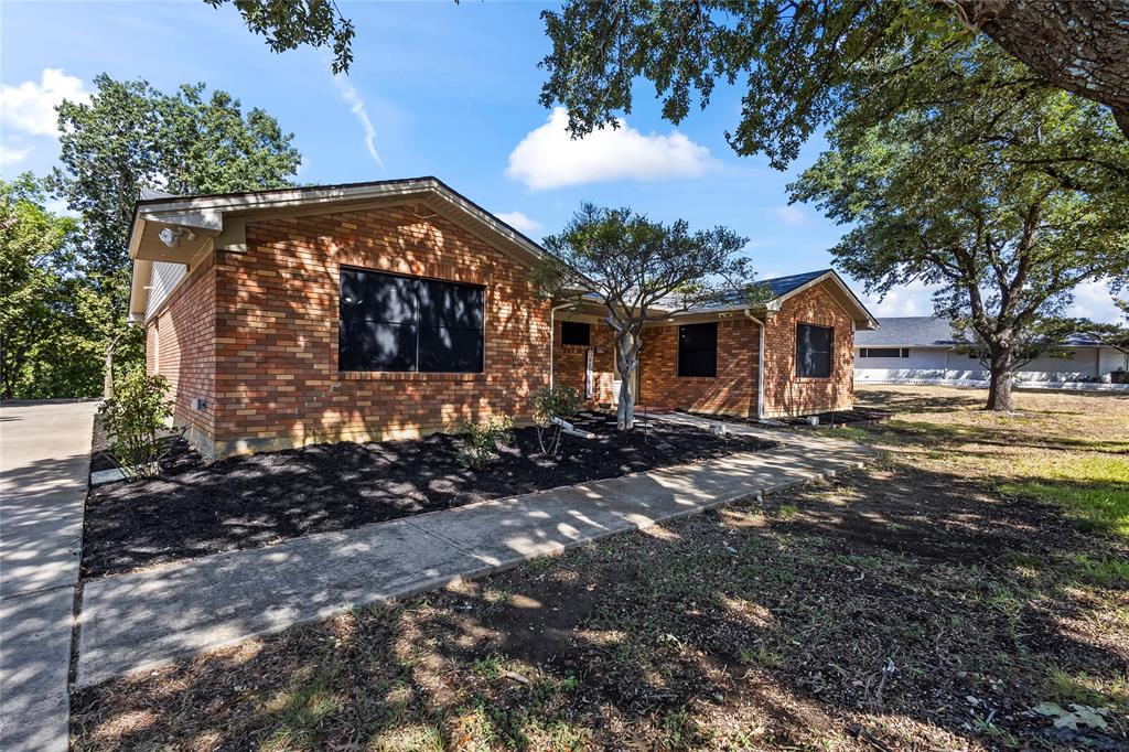 909 Robertson Road Grand Prairie, TX 75050 - Photo 1 of 36 Gallery Image 1