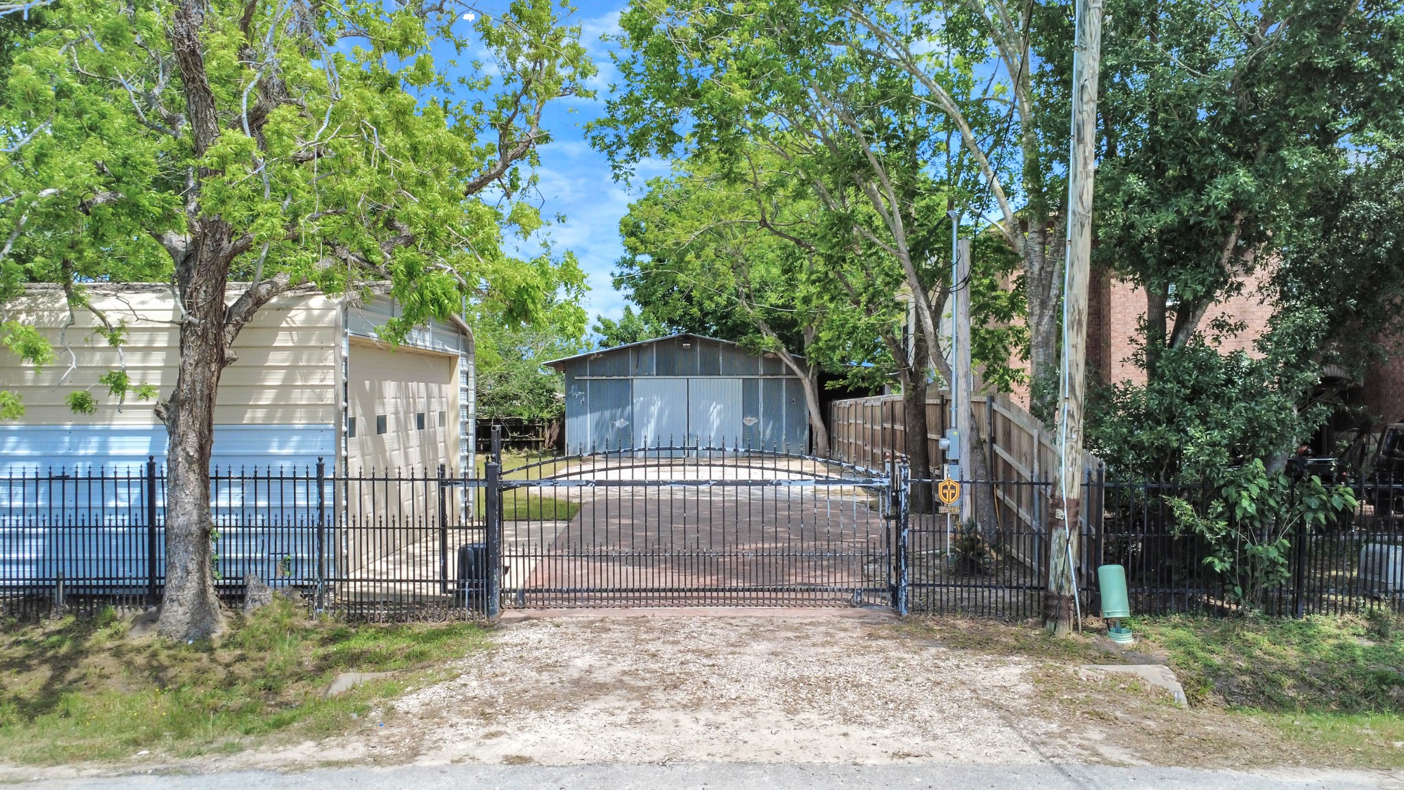 704 Cleo Street Fresno, TX 77545 - Photo 2 of 40 a view of backyard with green space