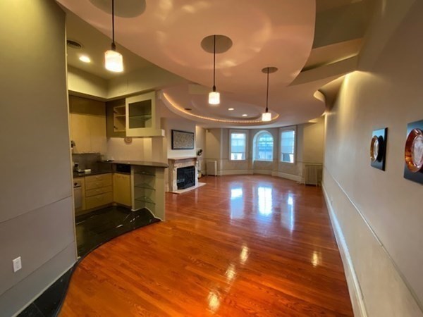 171 Beacon Street, Unit PH Boston, MA 02116 - Photo 2 of 12
