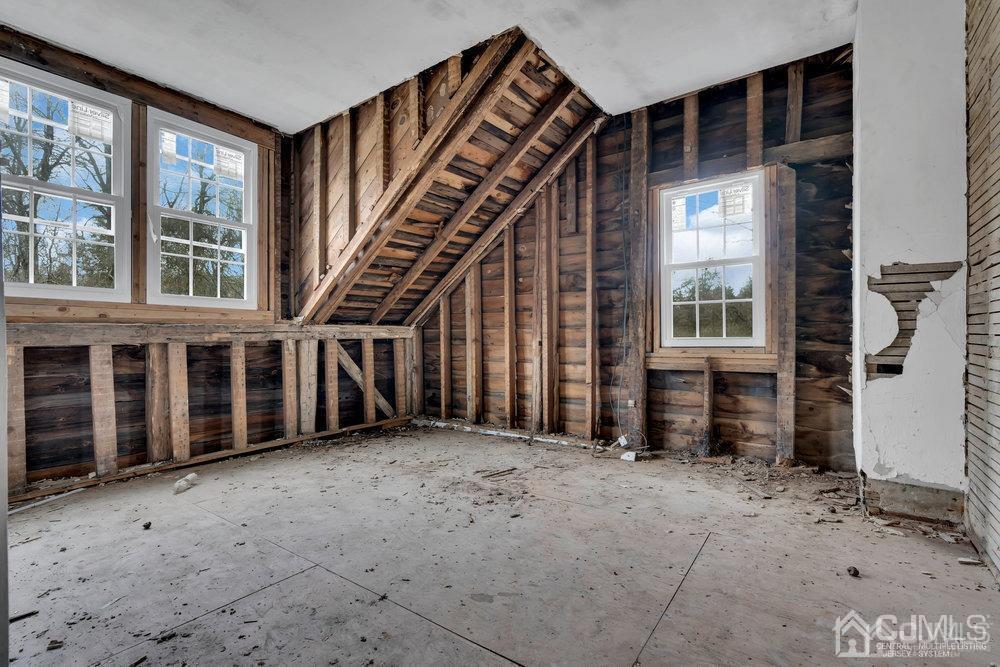 700 Foothill Road Bridgewater, NJ 08807 - Photo 20 of 30 an empty room with windows