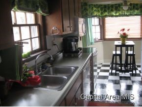 130 Circle Drive Springfield, IL 62703 - Photo 4 of 11