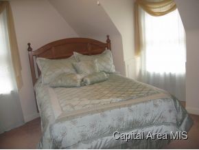 130 Circle Drive Springfield, IL 62703 - Photo 7 of 11