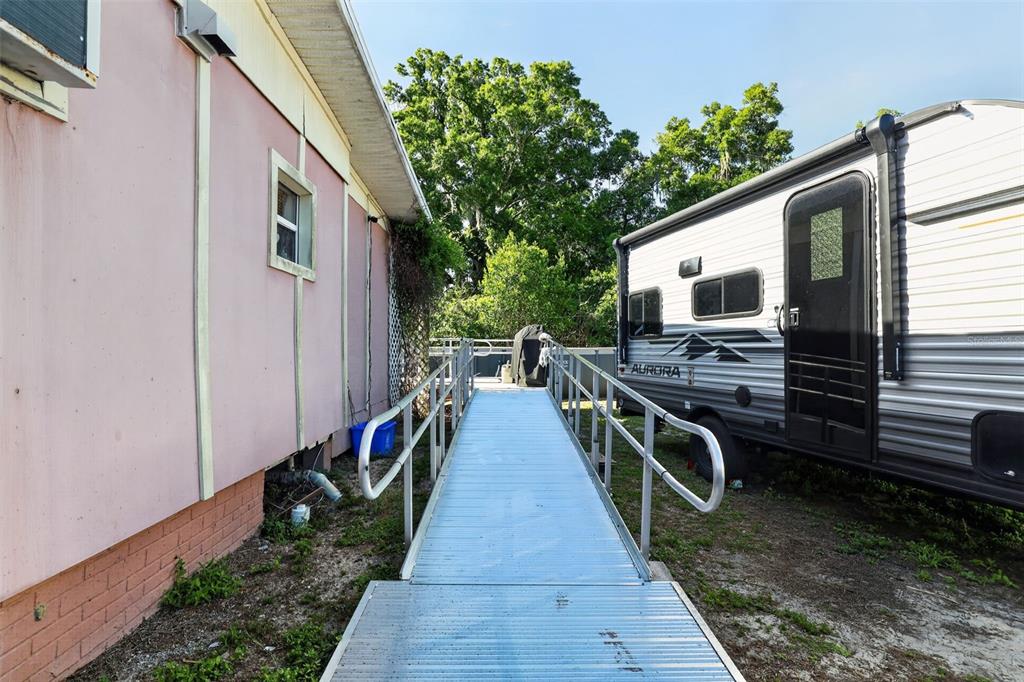 702 Northwest 3rd Street Mulberry, FL 33860 - Photo 39 of 51