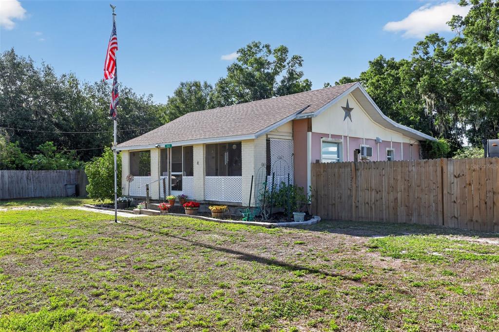 702 Northwest 3rd Street Mulberry, FL 33860 - Photo 5 of 51