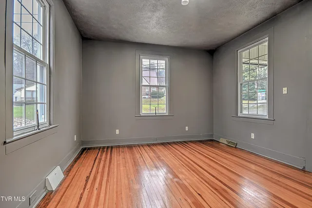 $265,000 | 308 East Main Street, Saltville, VA 24370