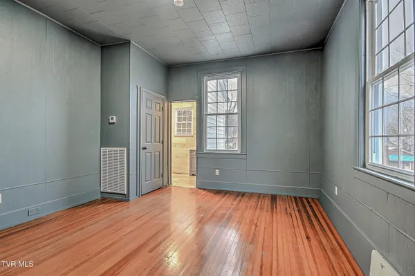 $259,900 | 308 East Main Street, Saltville, VA 24370