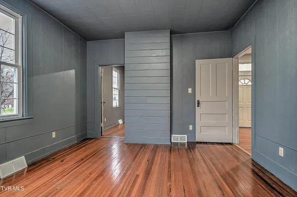 $259,900 | 308 East Main Street, Saltville, VA 24370