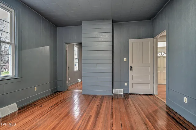 $265,000 | 308 East Main Street, Saltville, VA 24370