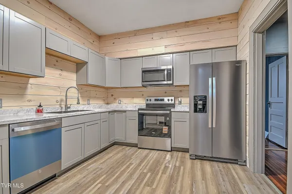 $259,900 | 308 East Main Street, Saltville, VA 24370