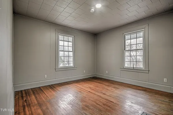 $259,900 | 308 East Main Street, Saltville, VA 24370