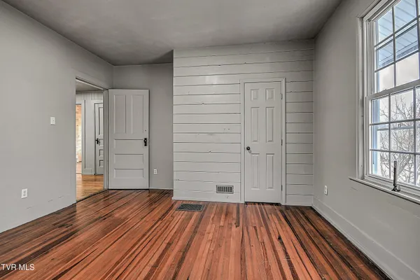 $259,900 | 308 East Main Street, Saltville, VA 24370