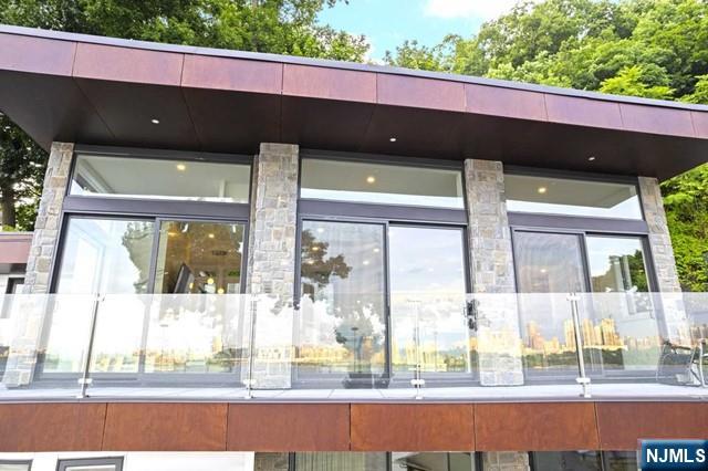 32 Shore Road Edgewater, NJ 07020 - Photo 20 of 44