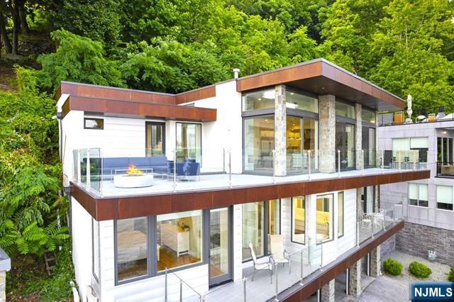 32 Shore Road Edgewater, NJ 07020 - Photo 21 of 44