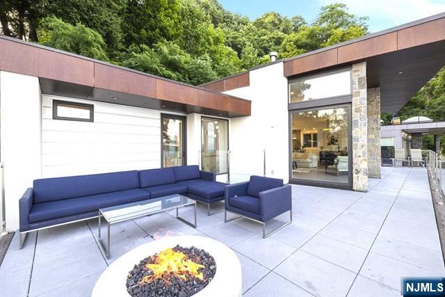 32 Shore Road Edgewater, NJ 07020 - Photo 22 of 44