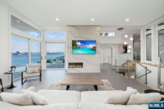 32 Shore Road Edgewater, NJ 07020 - Photo 23 of 44