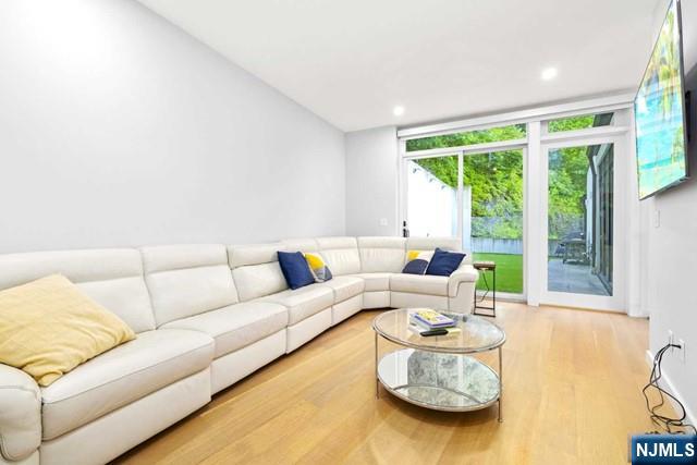 32 Shore Road Edgewater, NJ 07020 - Photo 27 of 44