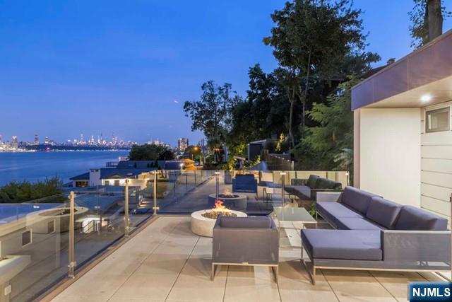 32 Shore Road Edgewater, NJ 07020 - Photo 4 of 44