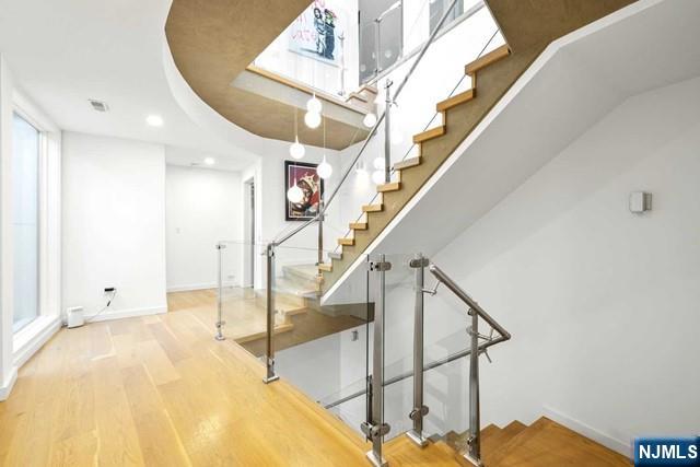 32 Shore Road Edgewater, NJ 07020 - Photo 9 of 44