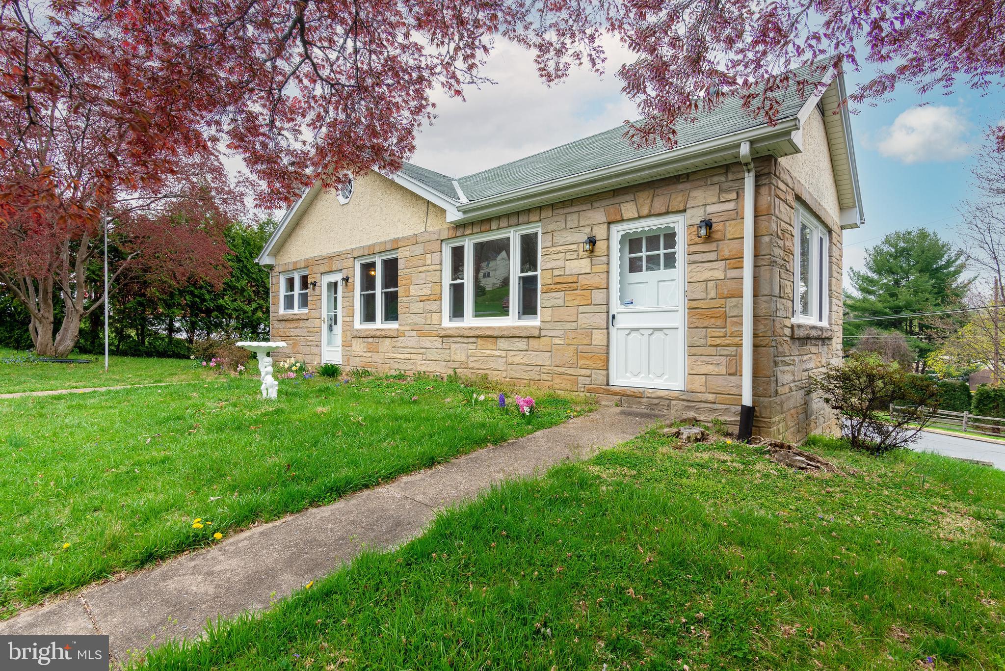 1002 Crestview Avenue Reading, PA 19607 - Photo 1 of 32 Gallery Image 1