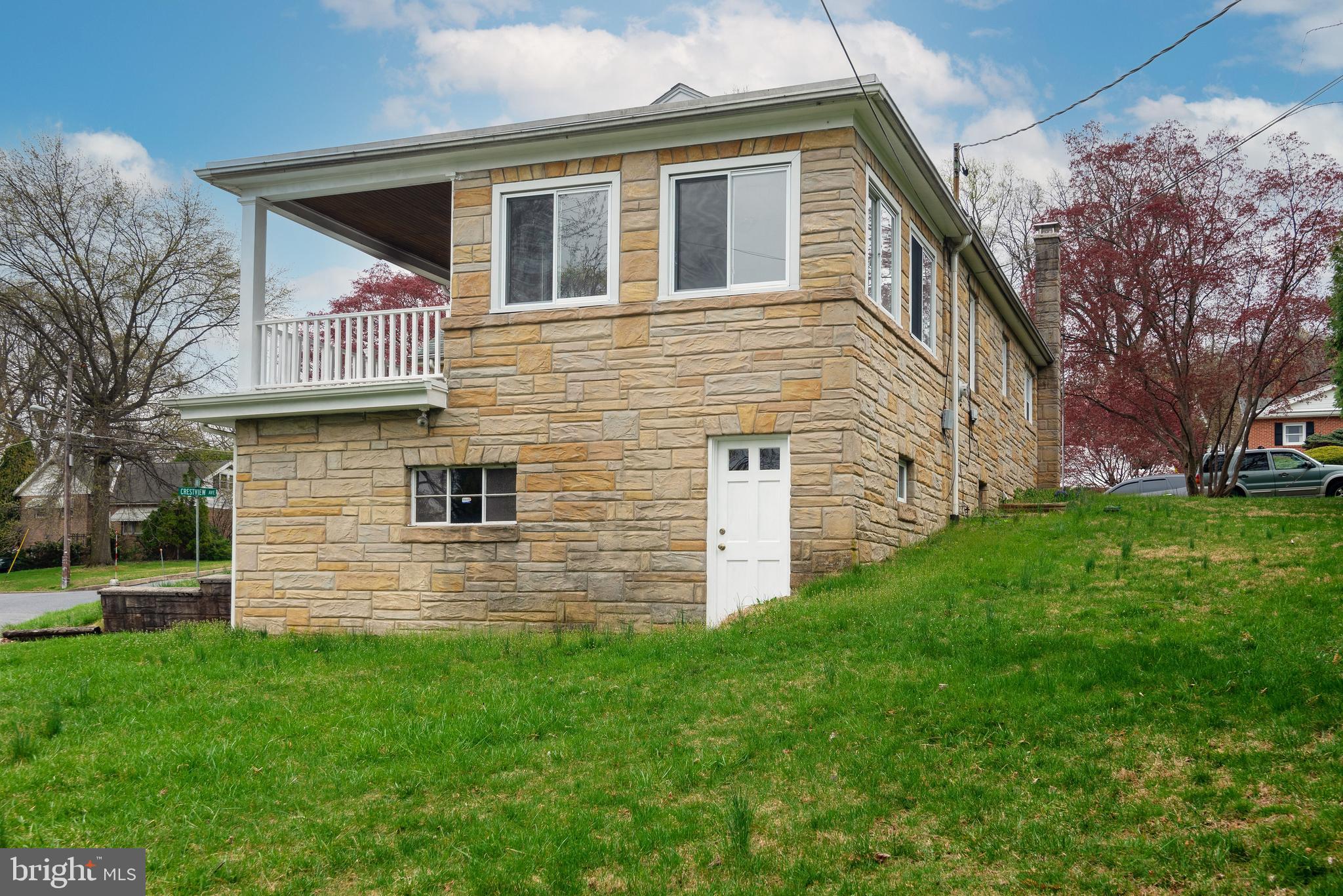 1002 Crestview Avenue Reading, PA 19607 - Photo 6 of 32 Gallery Image 6