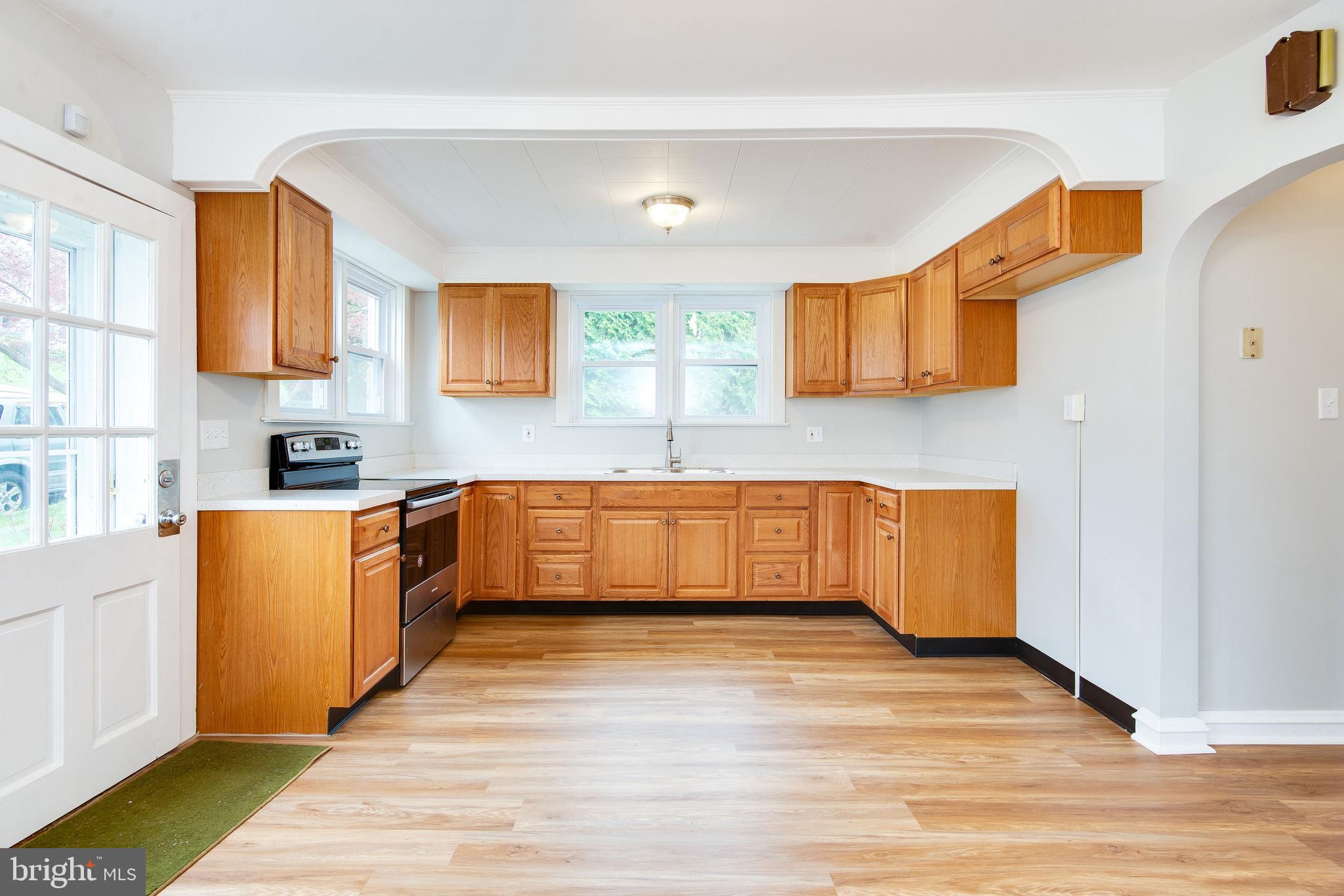 1002 Crestview Avenue Reading, PA 19607 - Photo 9 of 32 Gallery Image 9