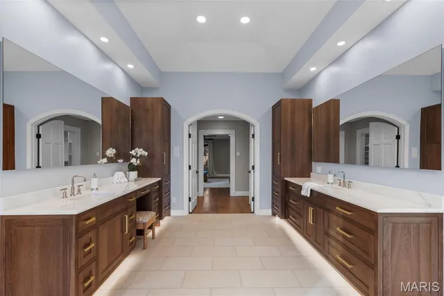 $2,299,000 | 436 Tregaron Place, Frontenac, MO 63131