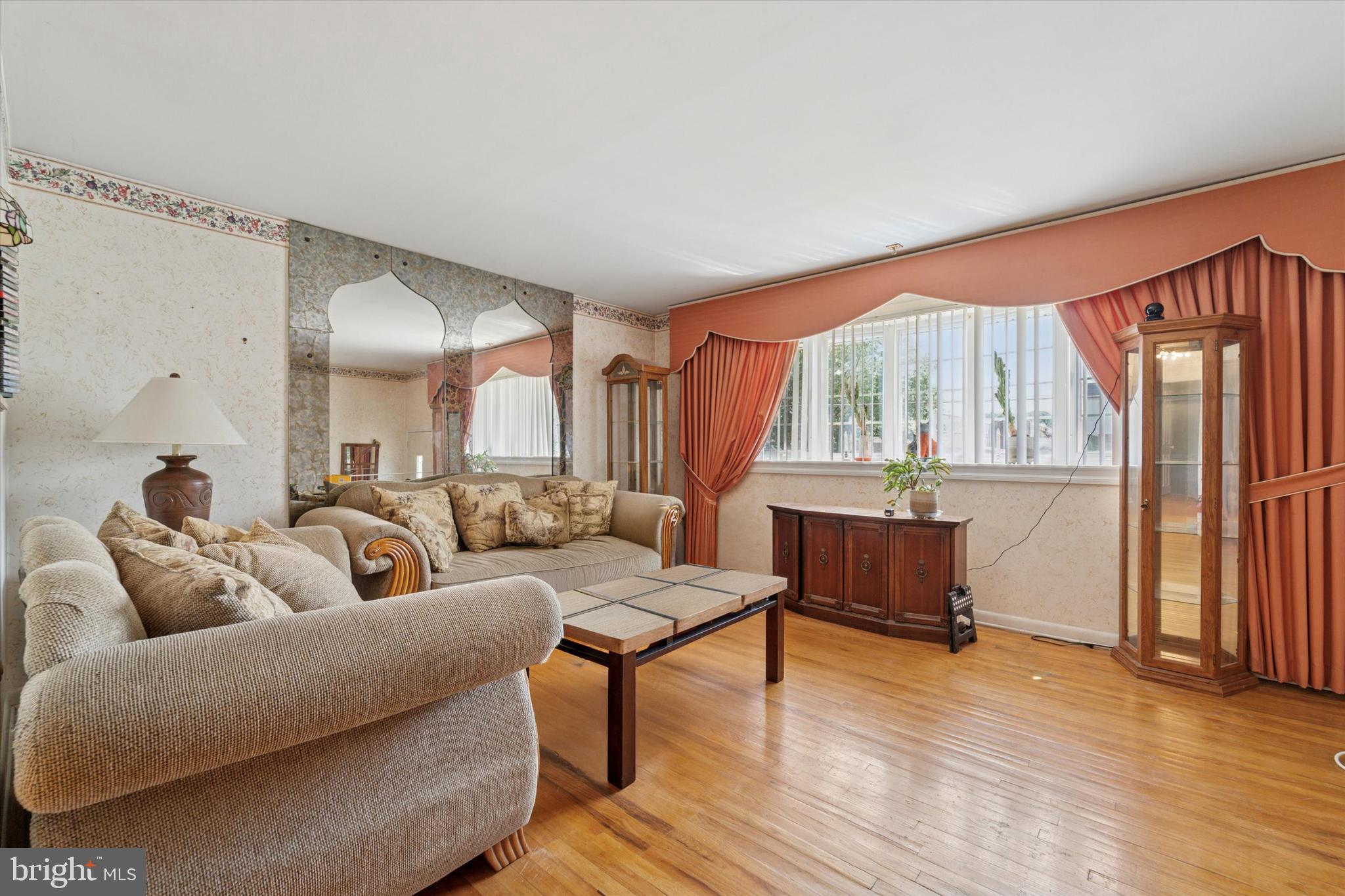 3345 Morrell Avenue Philadelphia, PA 19114 - Photo 3 of 13 Gallery Image 3