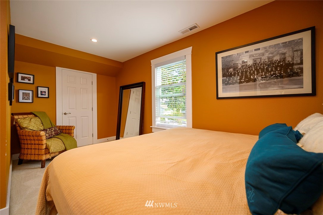3917 South Morgan Street Seattle, WA 98118 - Photo 17 of 25 Gallery Image 17
