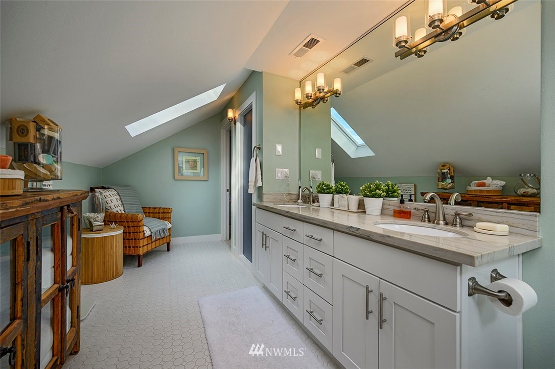 3917 South Morgan Street Seattle, WA 98118 - Photo 21 of 25 Gallery Image 21