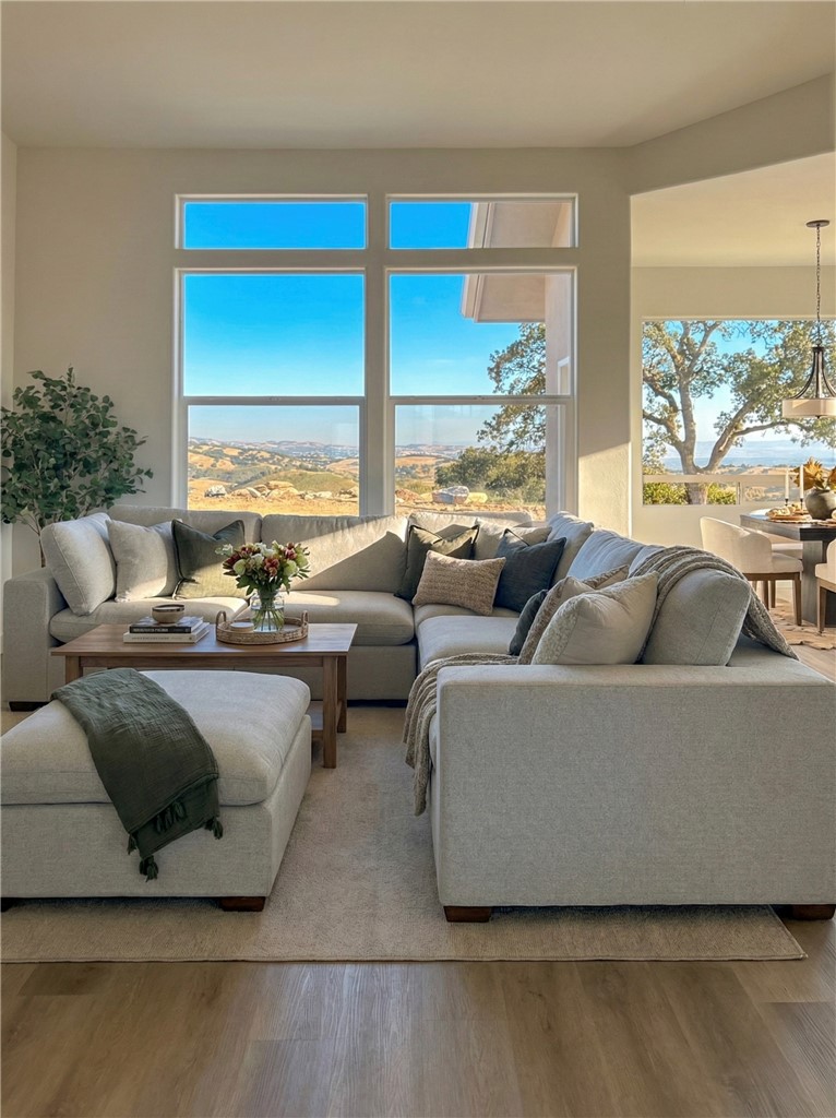 12650 Cenegal Road Atascadero, CA 93422 - Photo 14 of 32 Family room in similar home