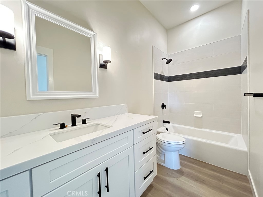 12650 Cenegal Road Atascadero, CA 93422 - Photo 20 of 32 Hallway bathroom in similar home