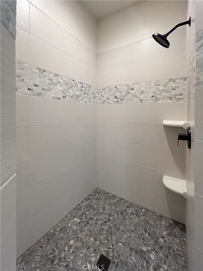 12650 Cenegal Road Atascadero, CA 93422 - Photo 26 of 32 Primary shower in similar home