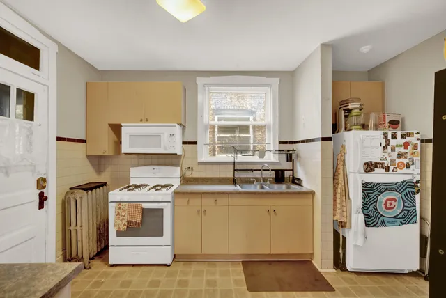 $850,000 | 6447 North Glenwood Avenue, Chicago, IL 60626