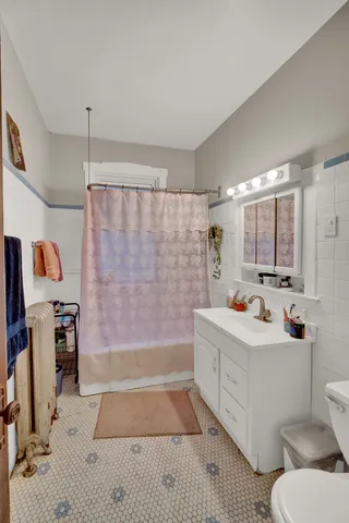 $850,000 | 6447 North Glenwood Avenue, Chicago, IL 60626