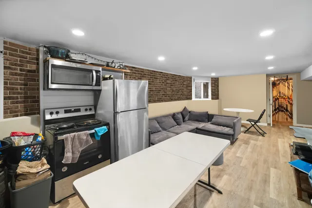 $850,000 | 6447 North Glenwood Avenue, Chicago, IL 60626