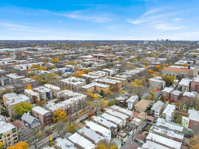 $850,000 | 6447 North Glenwood Avenue, Chicago, IL 60626