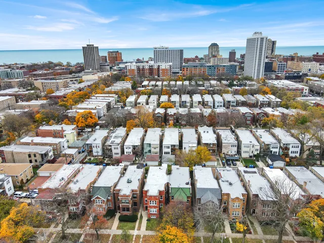 $850,000 | 6447 North Glenwood Avenue, Chicago, IL 60626