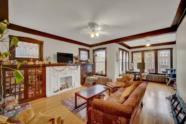 $850,000 | 6447 North Glenwood Avenue, Chicago, IL 60626