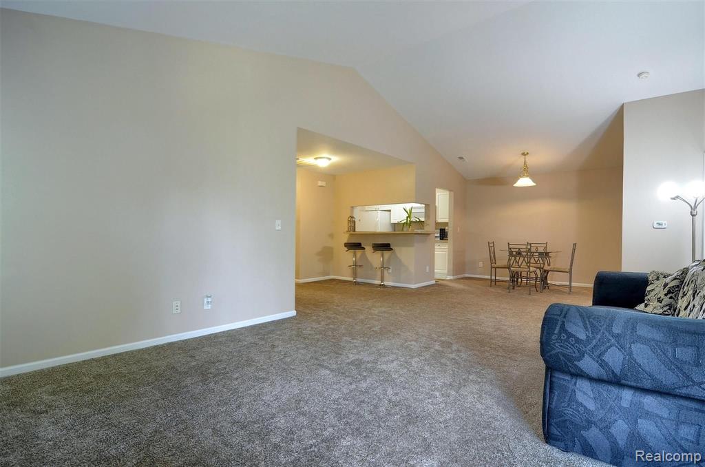 5358 Brookemonte Circle Rochester, MI 48306 - Photo 6 of 38