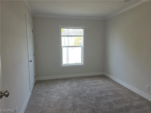 $1,800 | 101 Oak Lane, Fort Myers, FL 33908