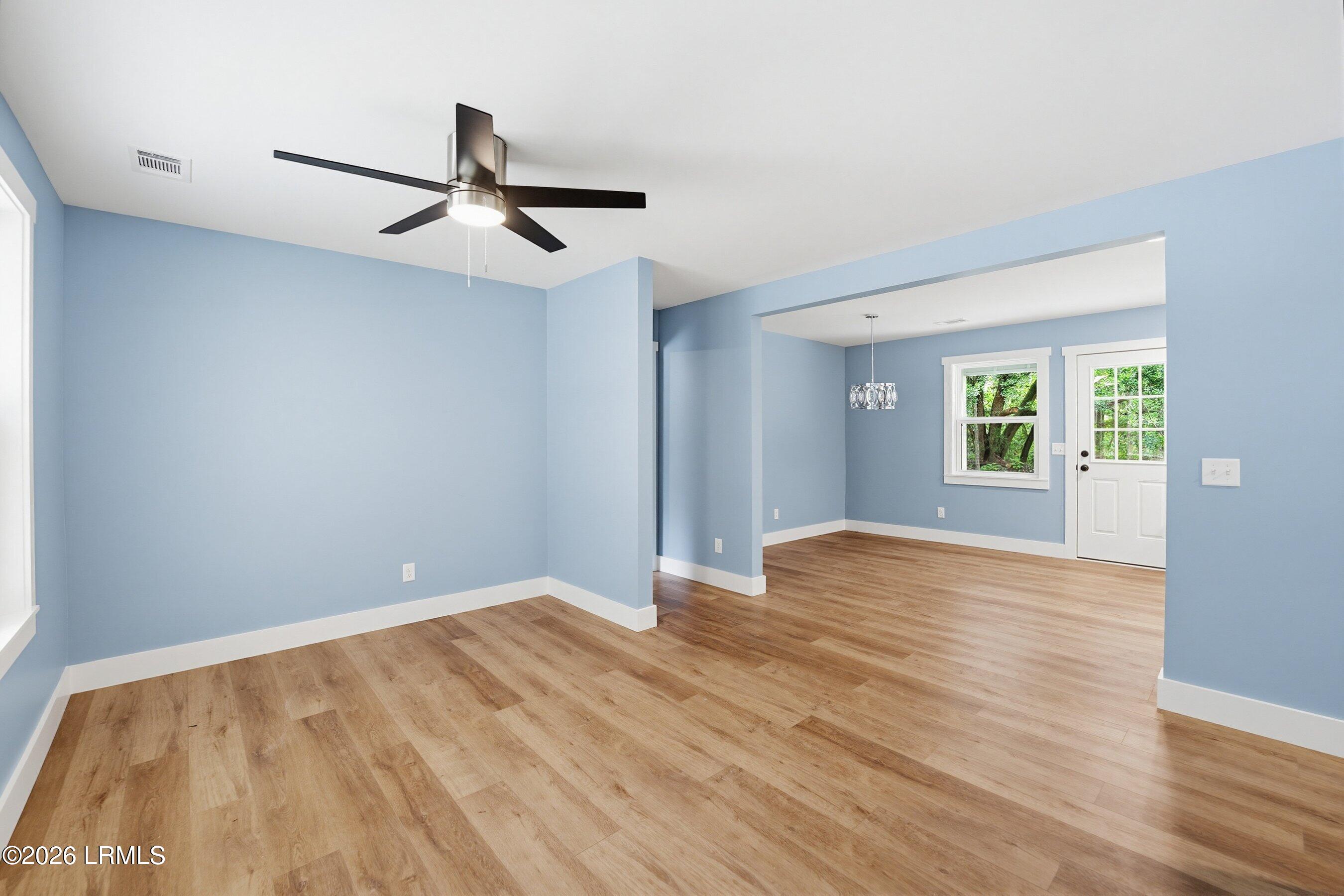 95 Fox Lane Ridgeland, SC 29936 - Photo 7 of 21 Living Room